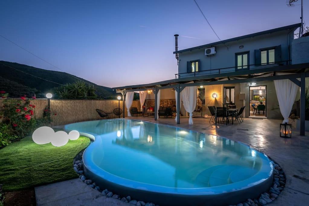 Villa Casa Del Miele, Private Pool, Bbq, Mountain View. à Alikianos Extérieur photo