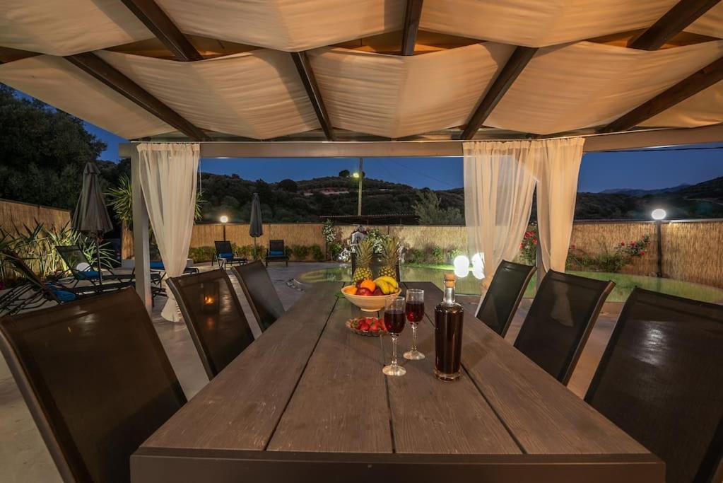 Villa Casa Del Miele, Private Pool, Bbq, Mountain View. à Alikianos Extérieur photo